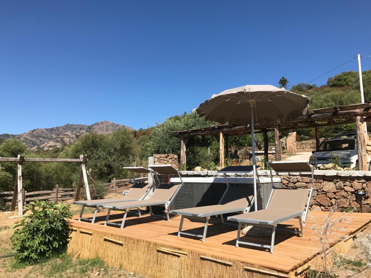 Il Giardino di Daniela Apartments San Teodoro  Esterno foto